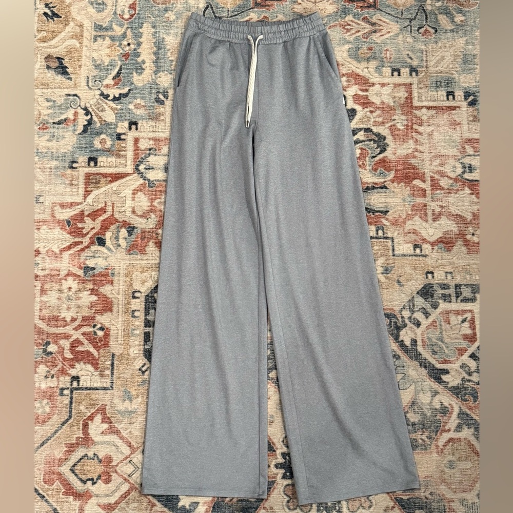 Vuori Halo Essential Wideleg Pants Small